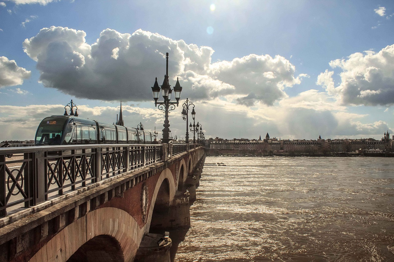 Accès difficile à l&rsquo;immobilier pour les revenus moyens à Bordeaux